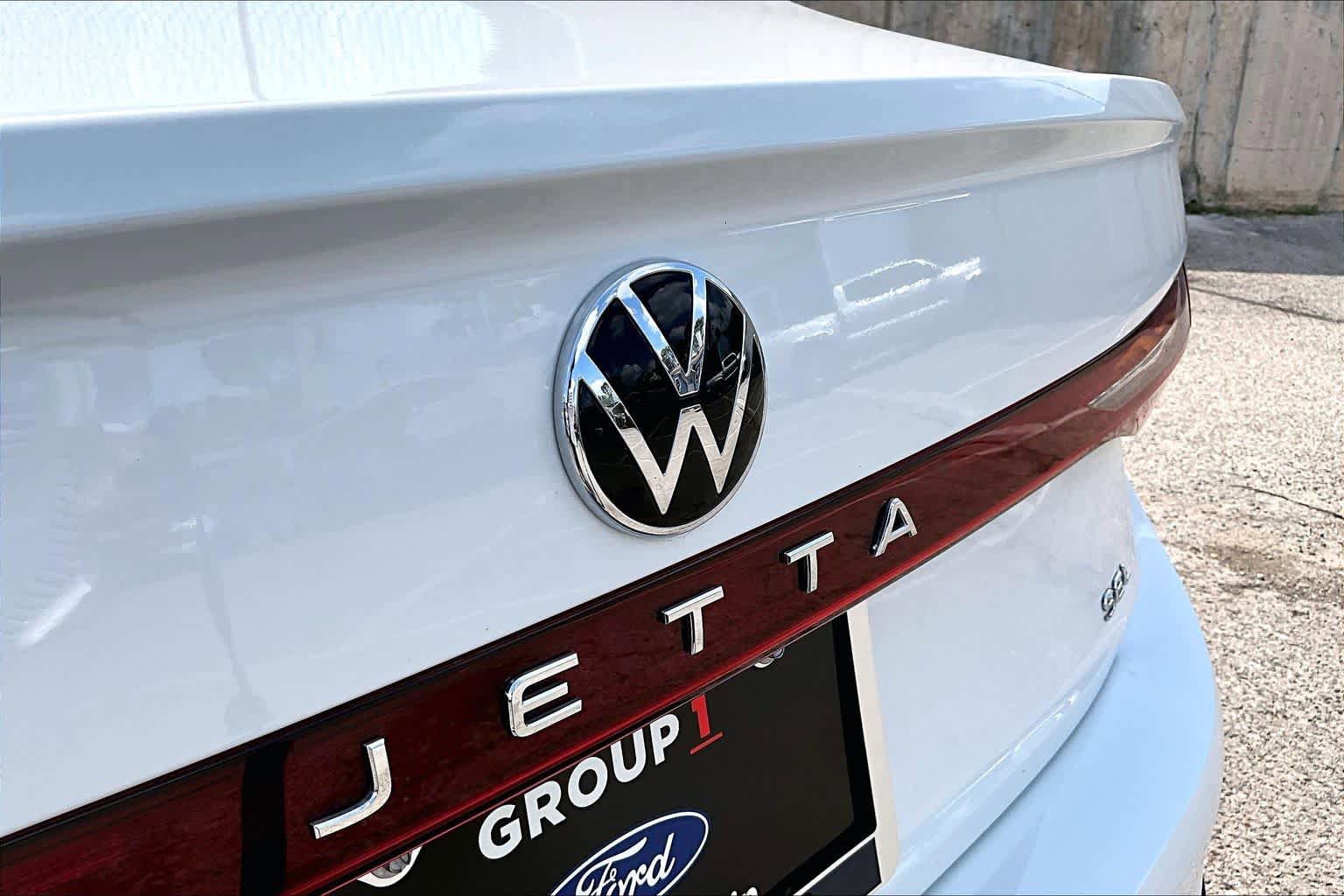 Used 2025 Volkswagen Jetta SEL FWD image 31