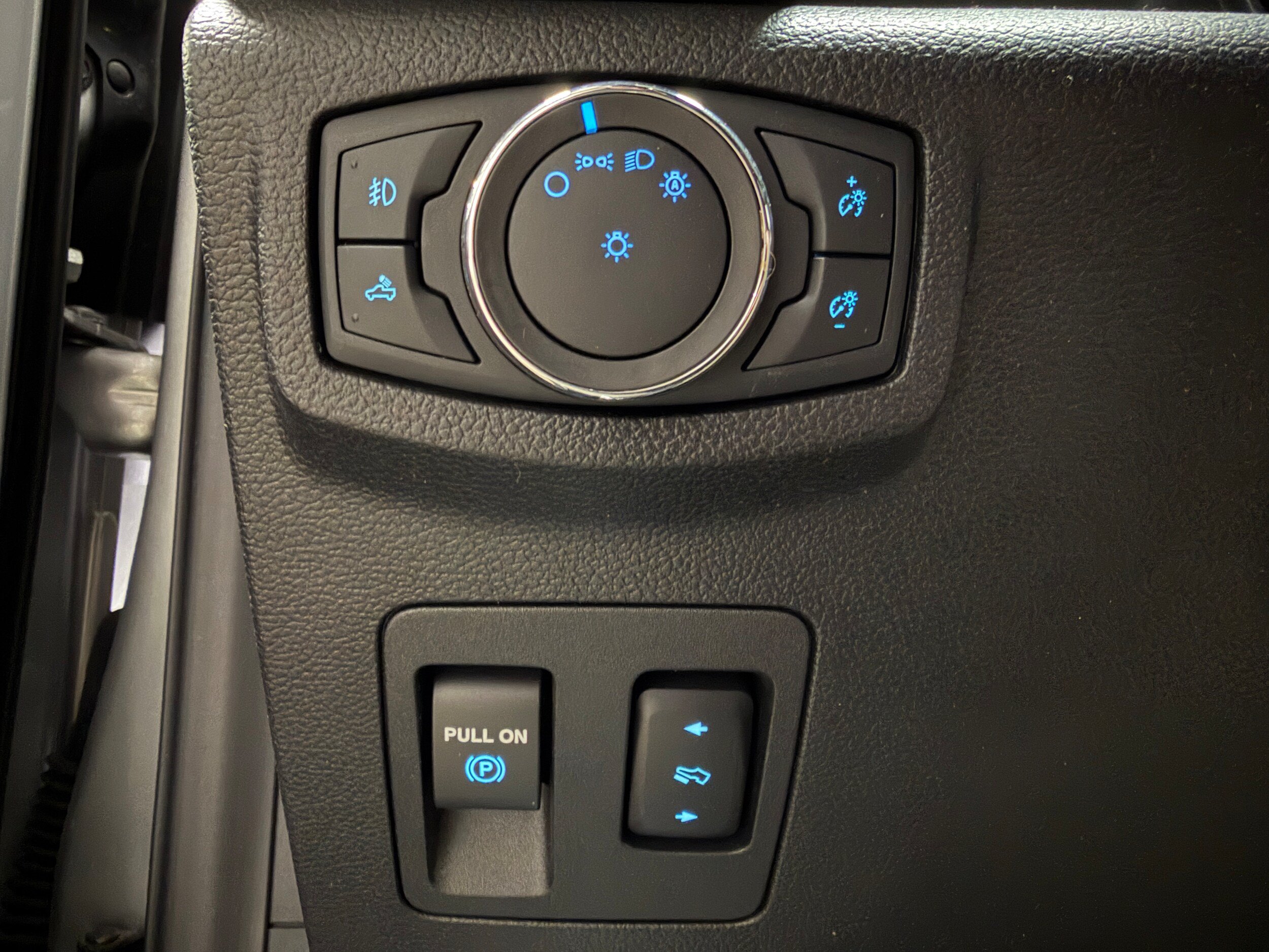Certified 2019 Ford F150 XLT w/ Equipment Group 302A Luxury AWD/4WD image 16