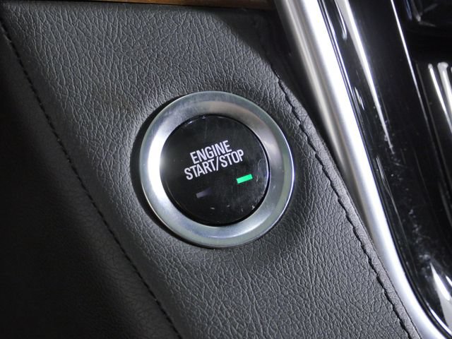 Used 2020 Cadillac Escalade Luxury w/ Escalade Sport Edition AWD/4WD image 30