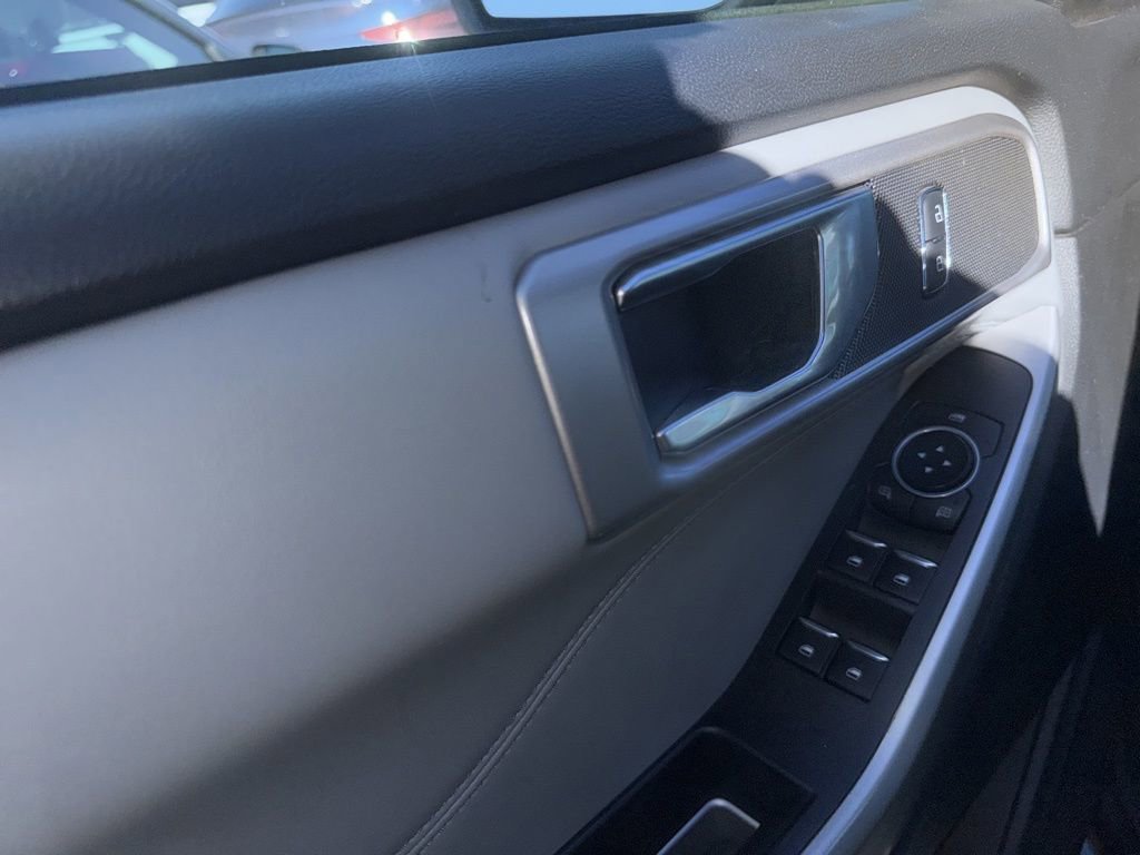 Certified 2022 Ford Explorer XLT w/ Equipment Group 202A image 7