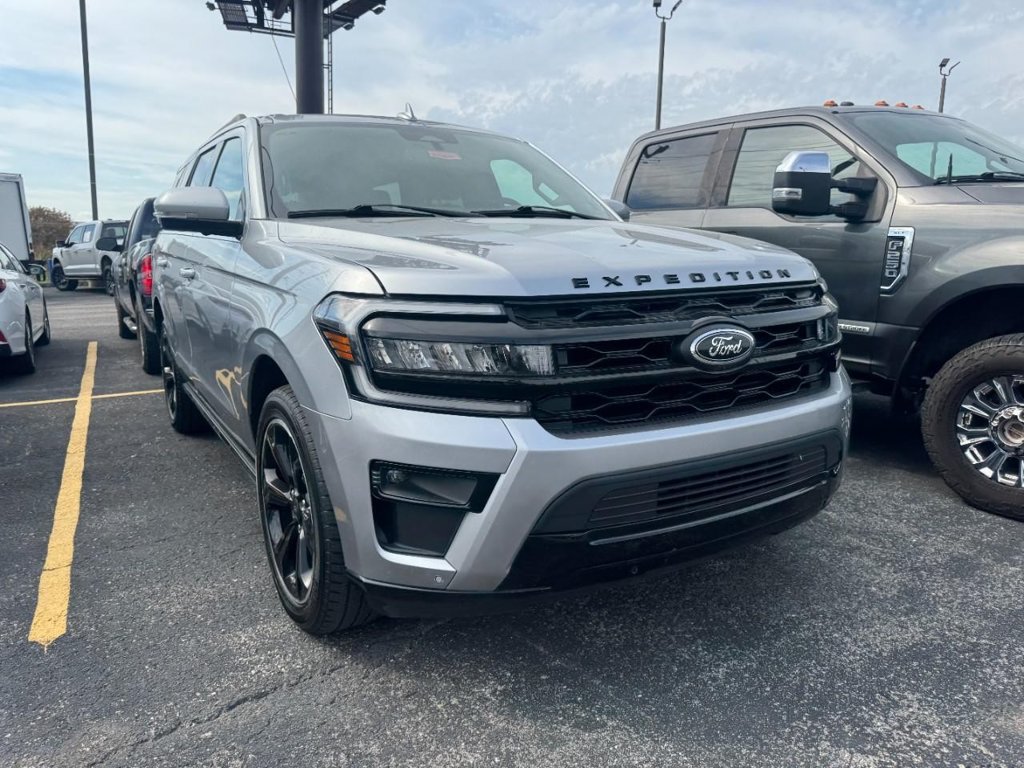 Certified 2024 Ford Expedition Limited AWD/4WD image 3