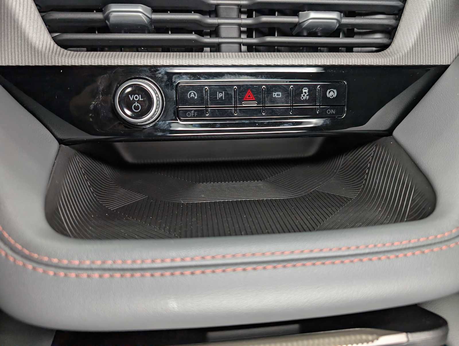 Certified 2025 Ford Explorer Active w/ Active Comfort Package image 33