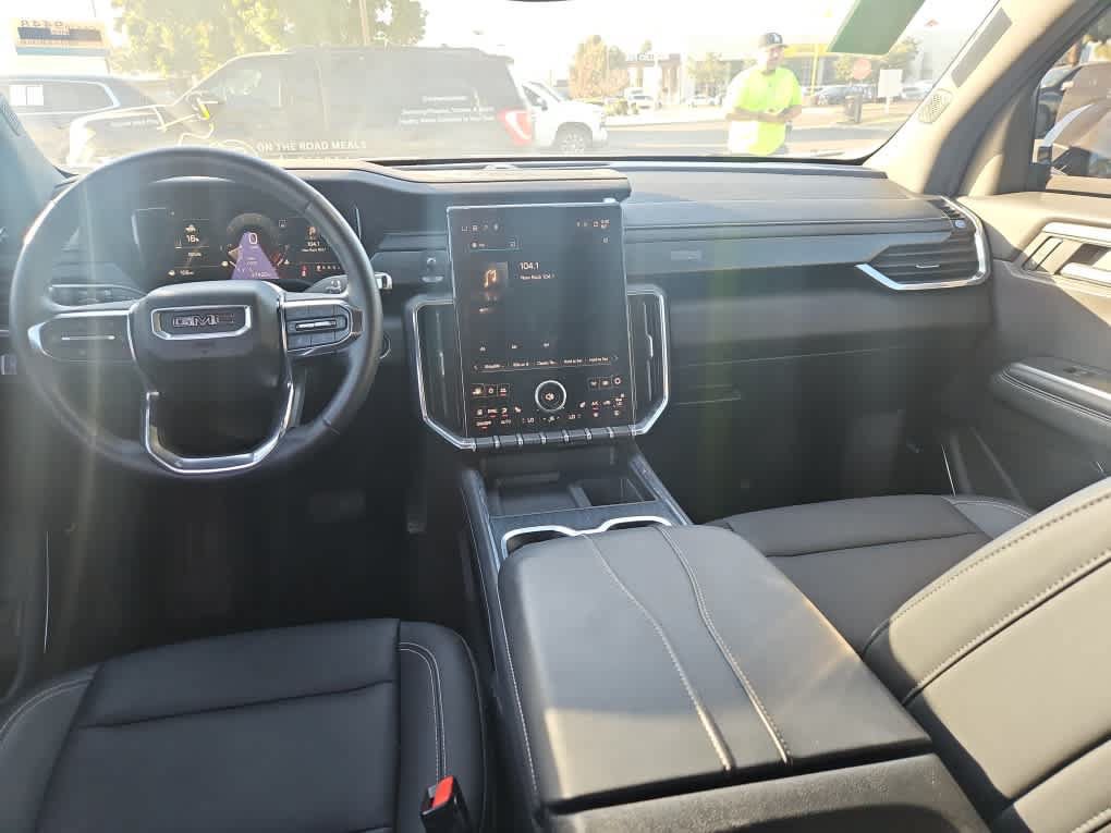 Used 2025 GMC Acadia Elevation w/ Elevation Premium Package FWD image 11