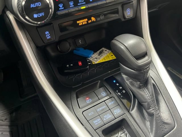 Used 2022 Toyota RAV4 XLE AWD/4WD image 48