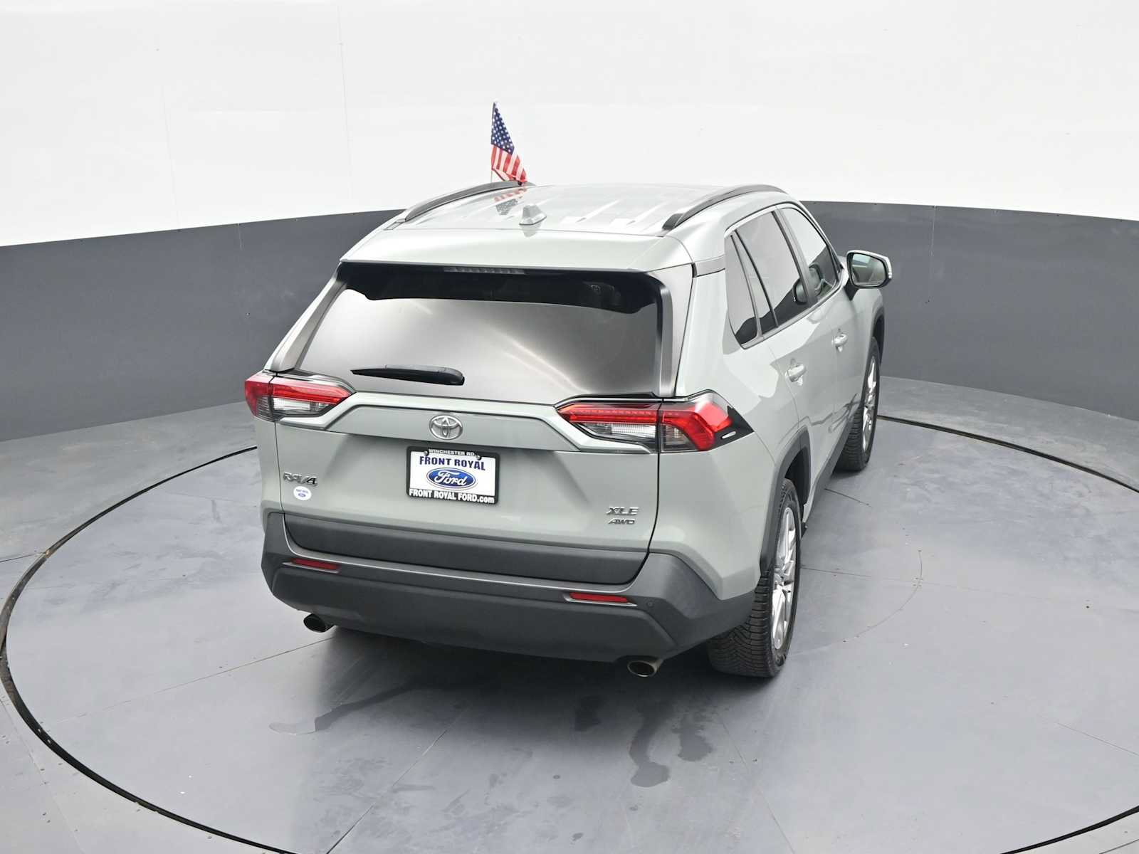 Used 2022 Toyota RAV4 XLE Premium AWD/4WD image 32