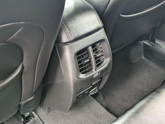 Used 2019 Jeep Cherokee Latitude Plus AWD/4WD image 30