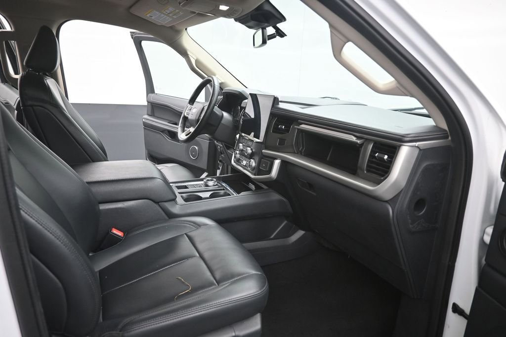Certified 2024 Ford Expedition XLT RWD image 24