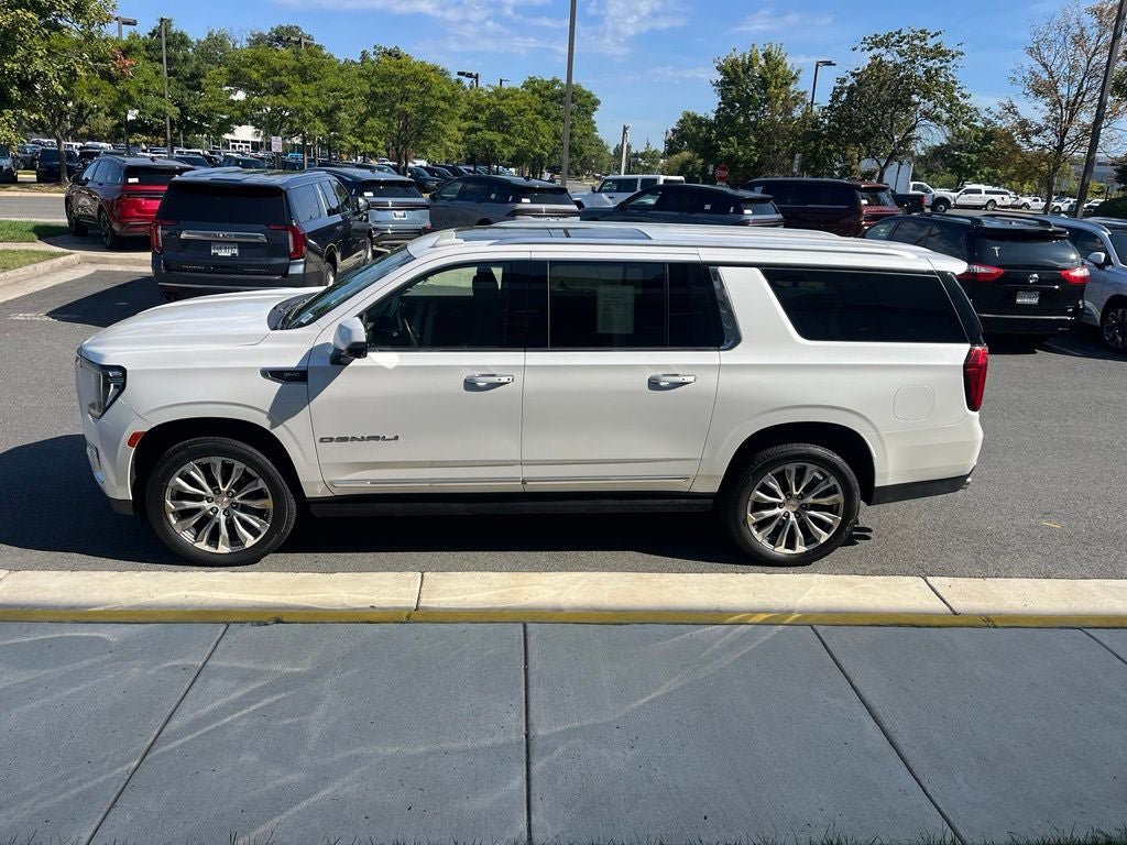 Used 2021 GMC Yukon XL Denali w/ Denali Premium Package AWD/4WD image 6