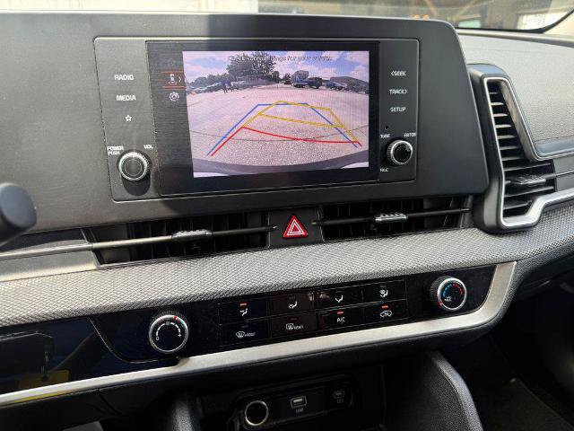Used 2025 Kia Sportage LX FWD image 7
