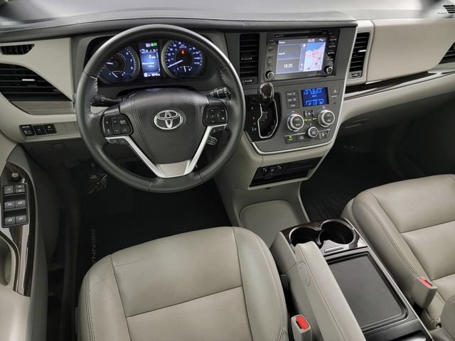 Used 2020 Toyota Sienna XLE w/ XLE Navigation Package AWD/4WD image 31