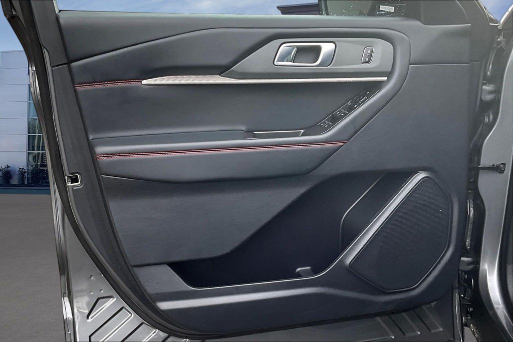 Certified 2025 Ford Explorer ST-Line AWD/4WD image 20