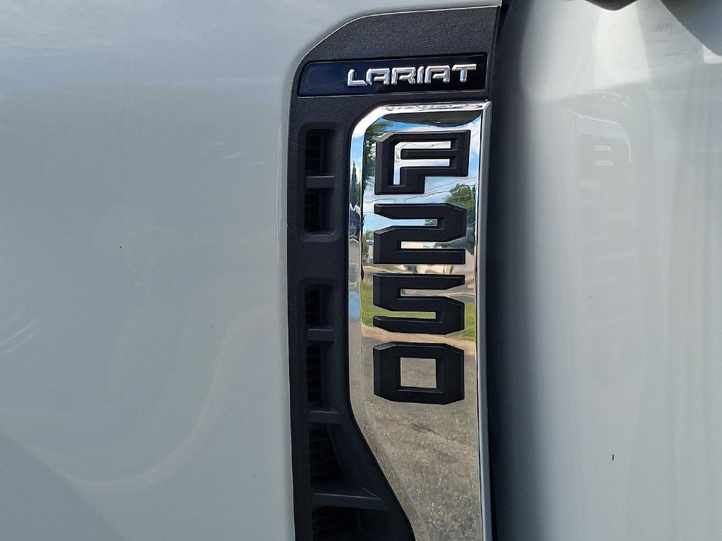 Certified 2024 Ford F250 Lariat w/ Lariat Ultimate Package AWD/4WD image 32