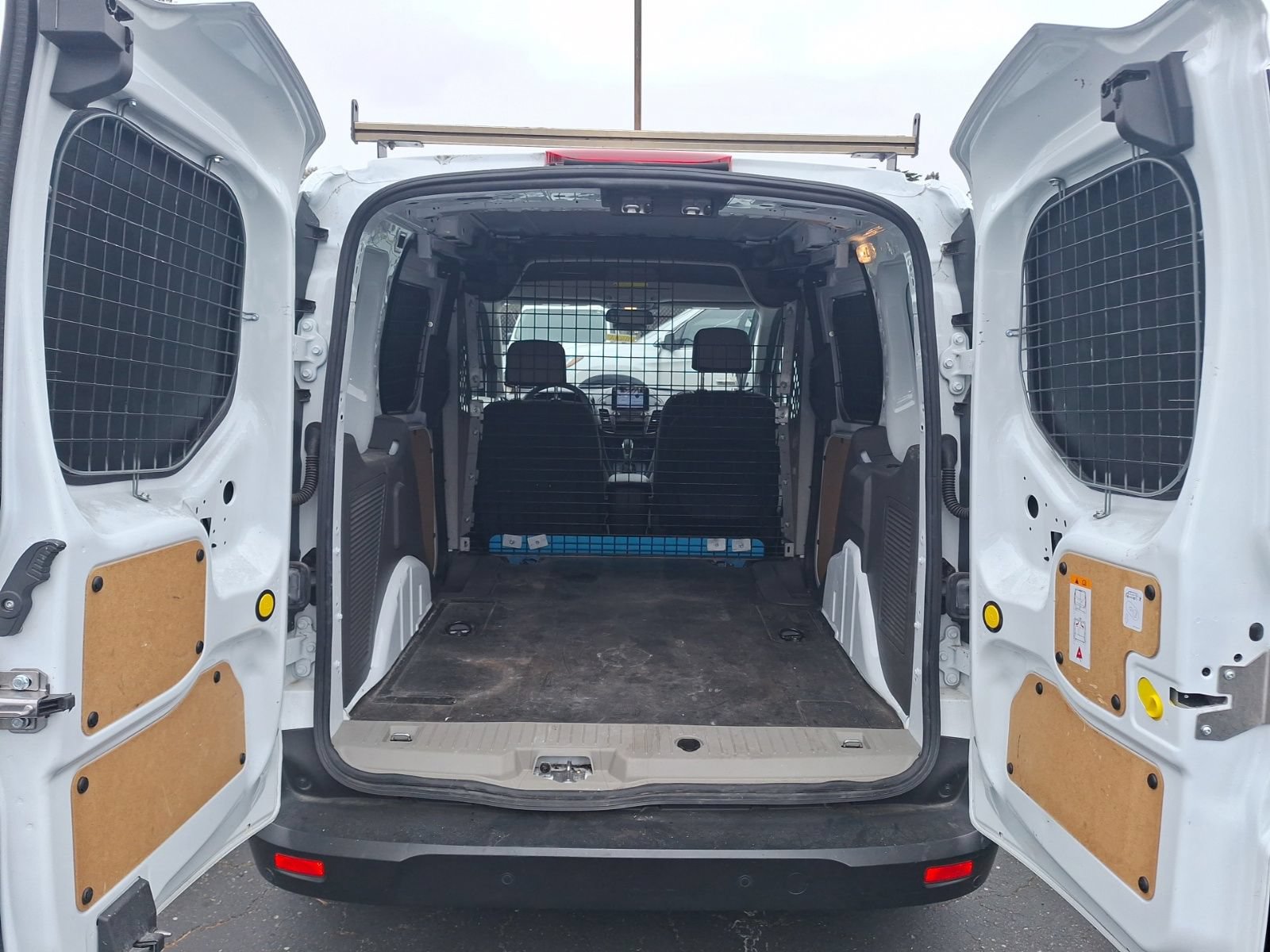 Certified 2020 Ford Transit Connect XLT FWD image 8