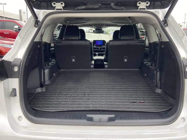 Used 2023 Toyota Highlander XLE AWD/4WD image 18