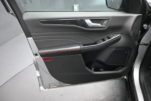 Certified 2024 Ford Escape ST-Line w/ Tech Pack #1 AWD/4WD image 19