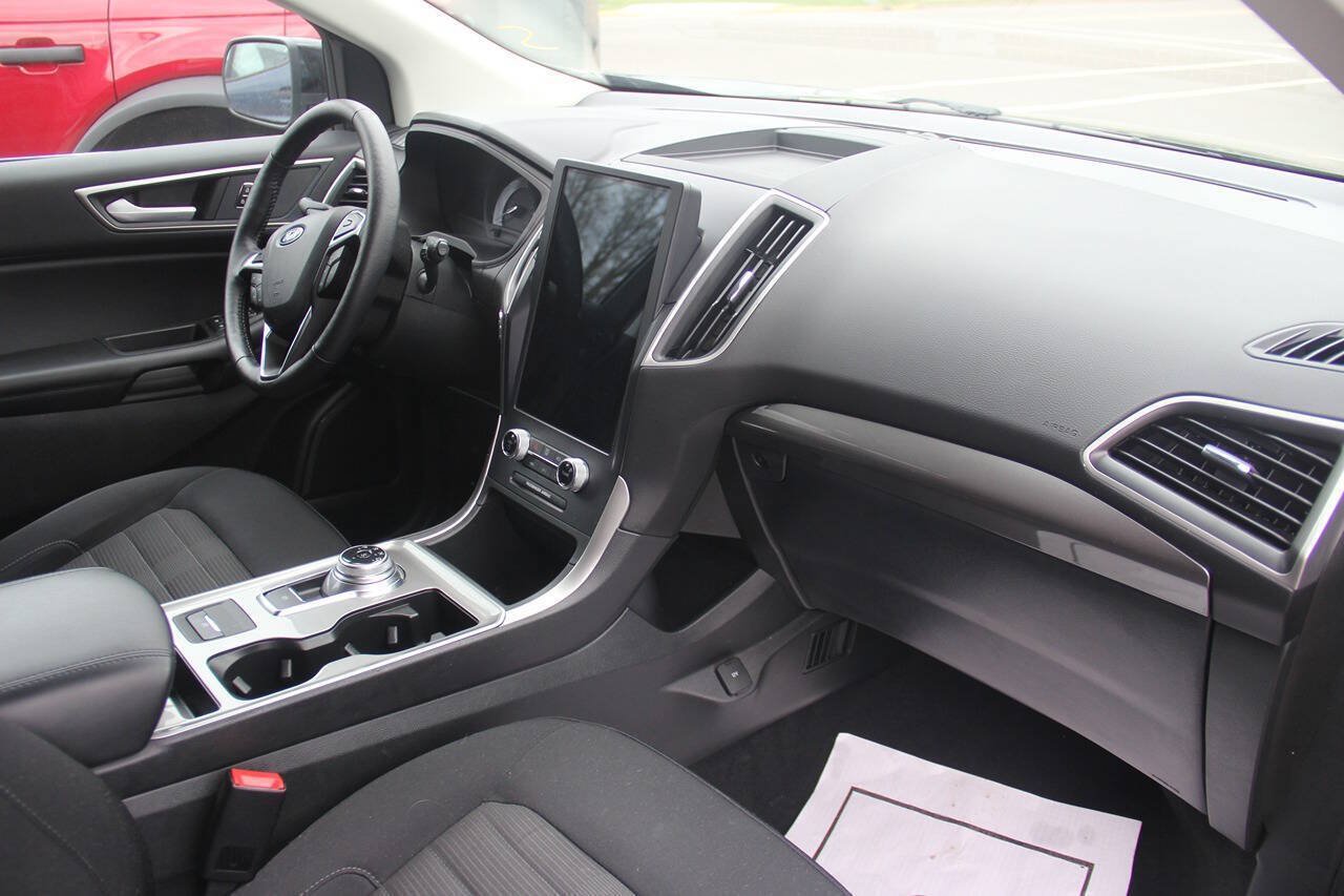 Certified 2024 Ford Edge SEL w/ Convenience Package AWD/4WD image 22
