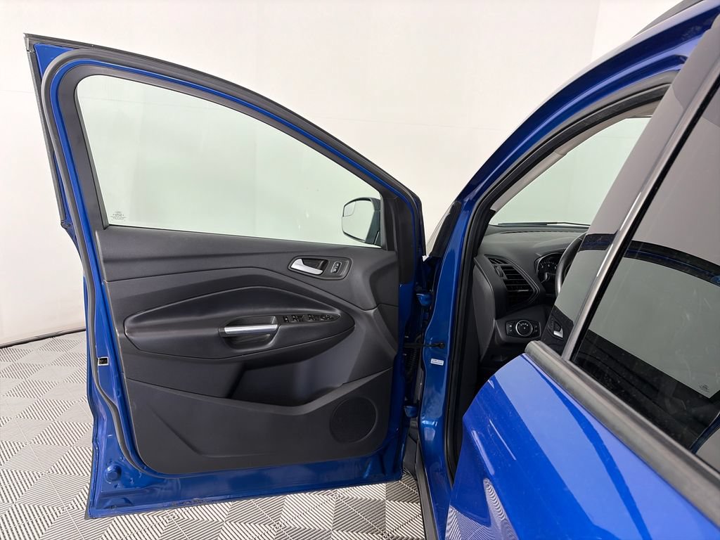 Certified 2019 Ford Escape SE AWD/4WD image 10
