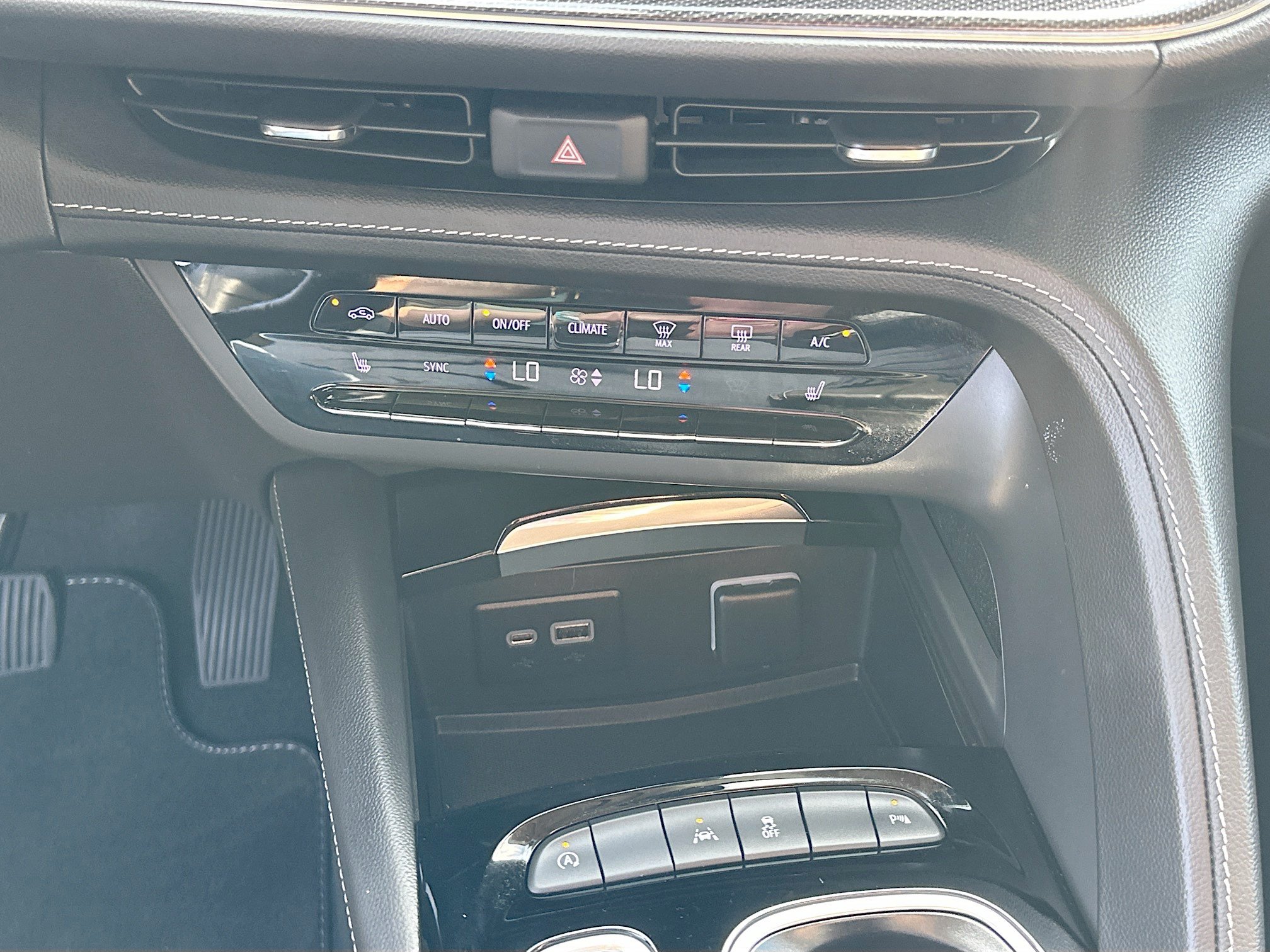 Used 2023 Buick Envision Essence FWD image 15