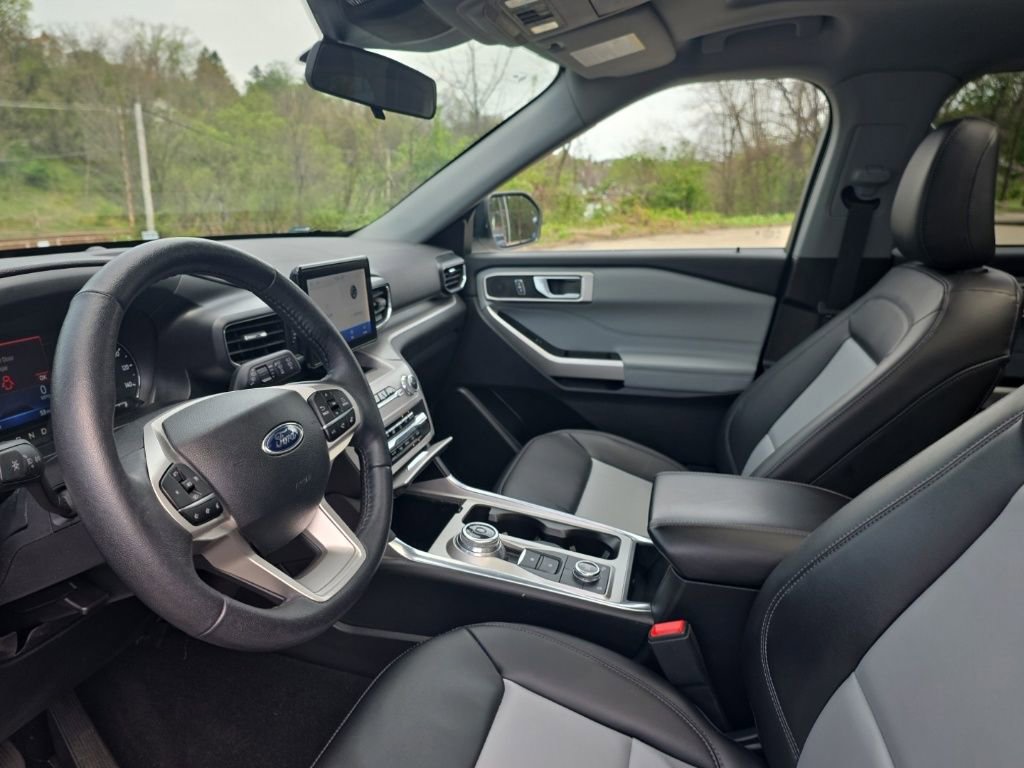 Certified 2023 Ford Explorer XLT w/ Equipment Group 202A image 13