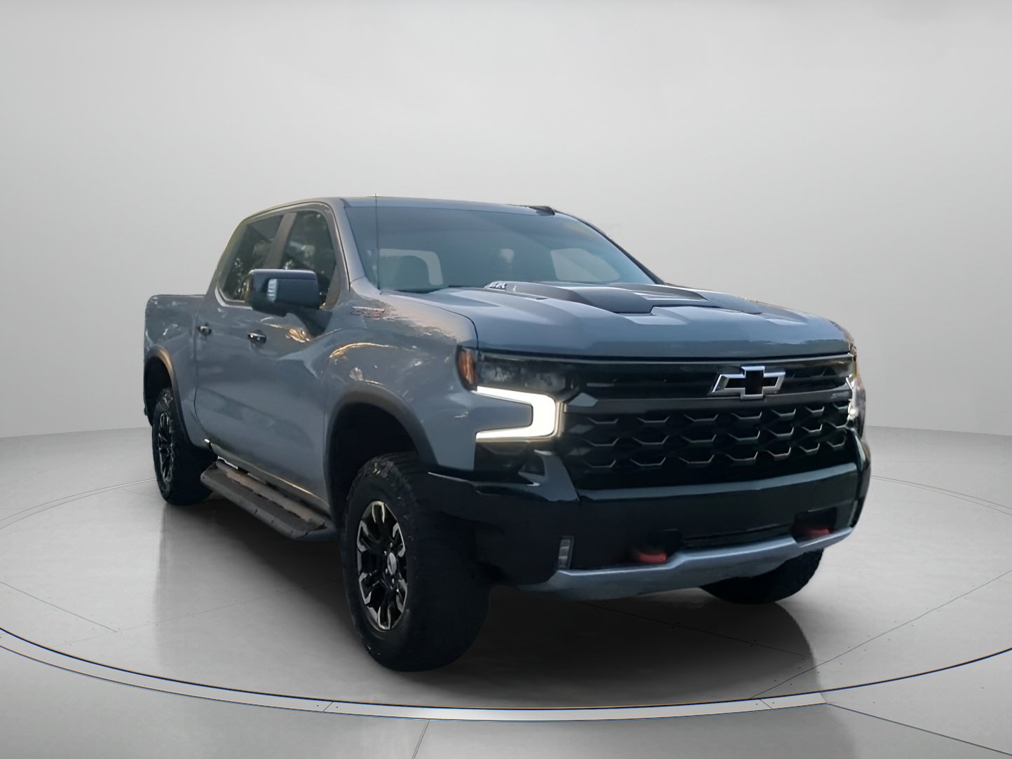 Used 2024 Chevrolet Silverado 1500 ZR2 w/ Technology Package AWD/4WD image 4