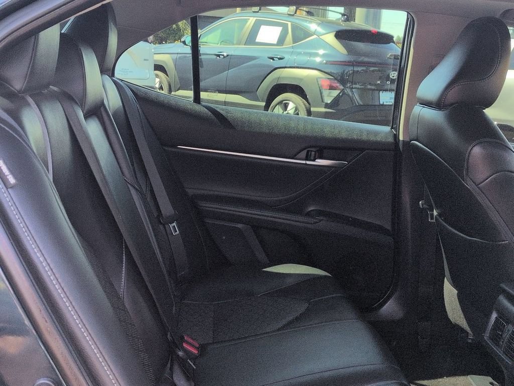 Used 2018 Toyota Camry XSE FWD image 26