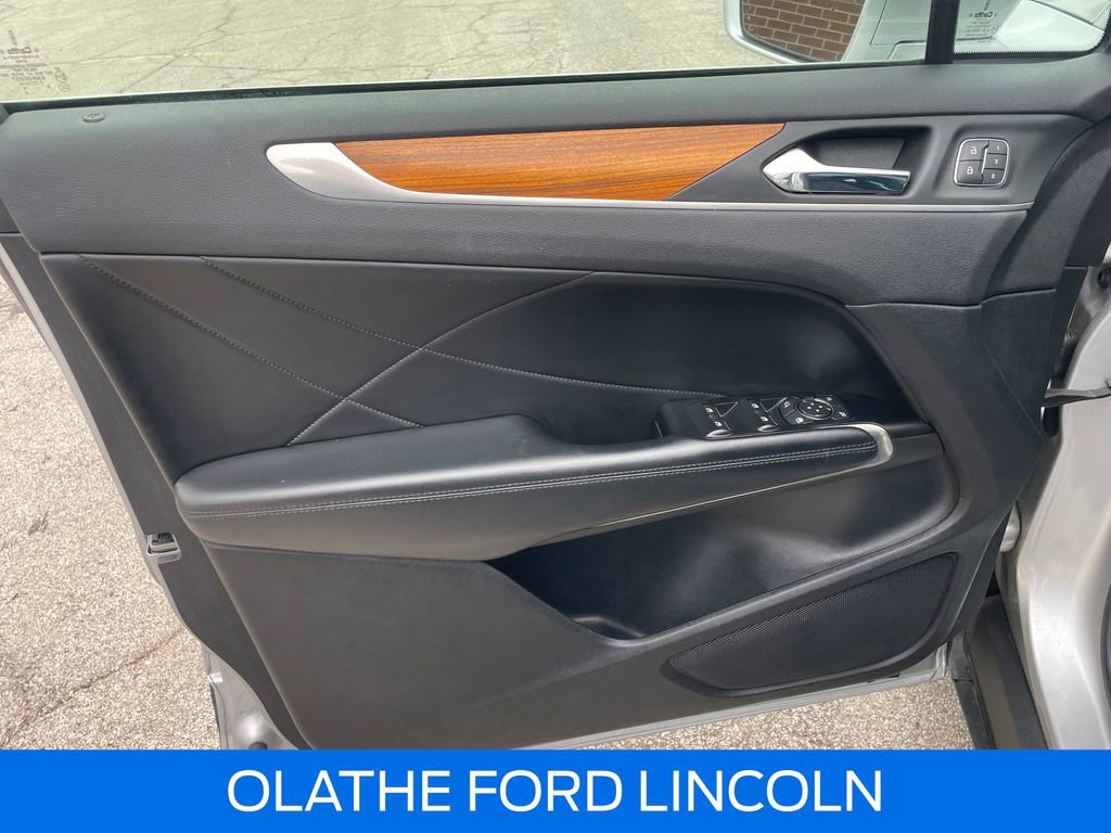 Certified 2026 Ford Explorer Active AWD/4WD image 21