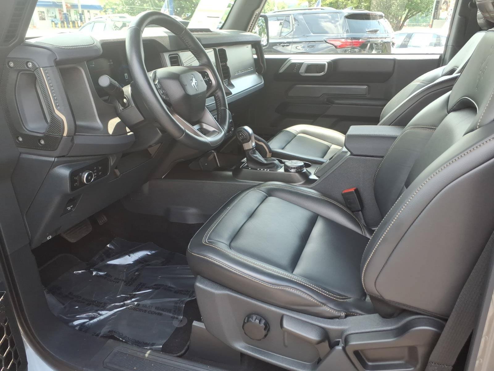 Certified 2025 Ford Bronco Badlands AWD/4WD image 12