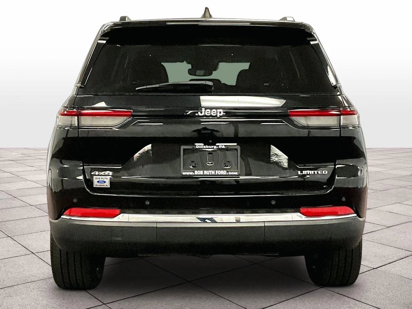 Used 2023 Jeep Grand Cherokee Limited image 4