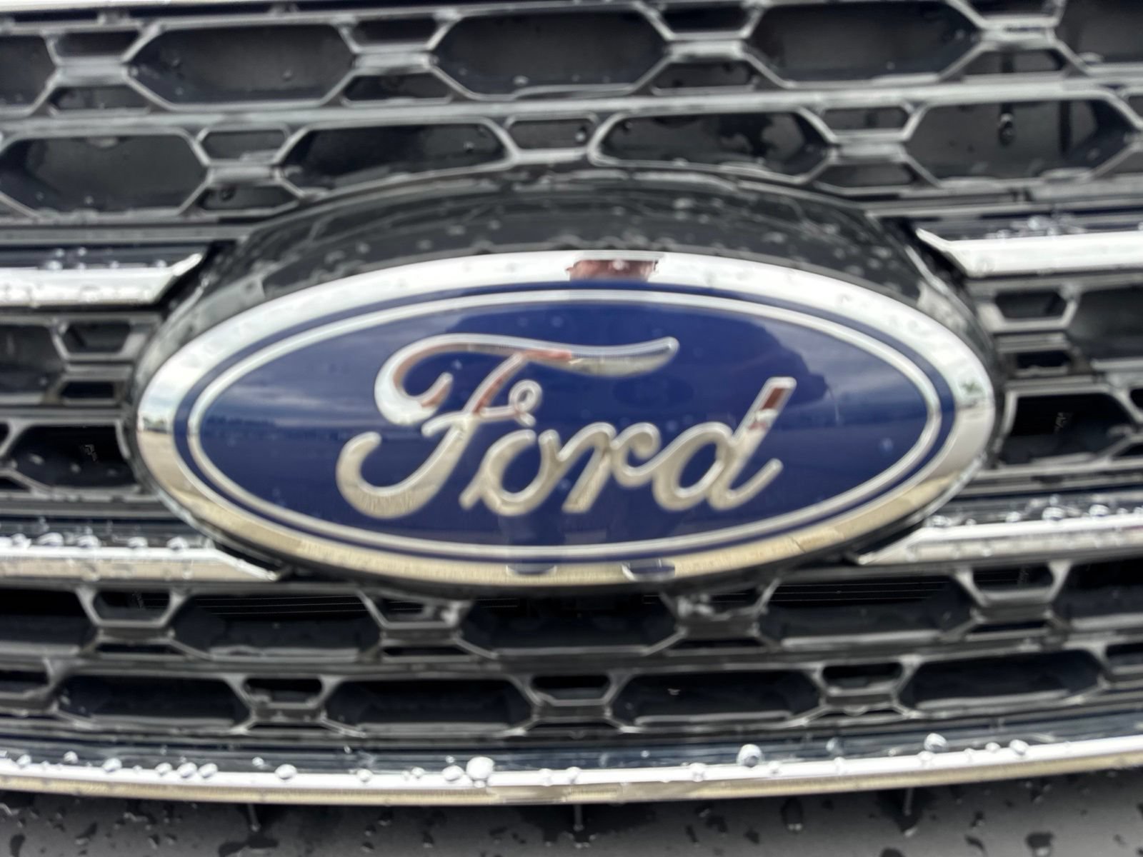 Certified 2024 Ford Explorer XLT w/ Class IV Trailer Tow Package AWD/4WD image 13