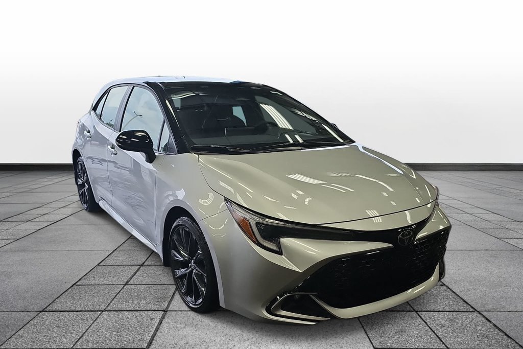 Used 2026 Toyota Corolla XSE FWD image 3