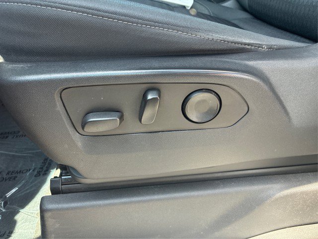 Used 2022 Chevrolet Silverado 1500 Custom Trail Boss w/ LPO, Dark Essentials Package AWD/4WD image 17