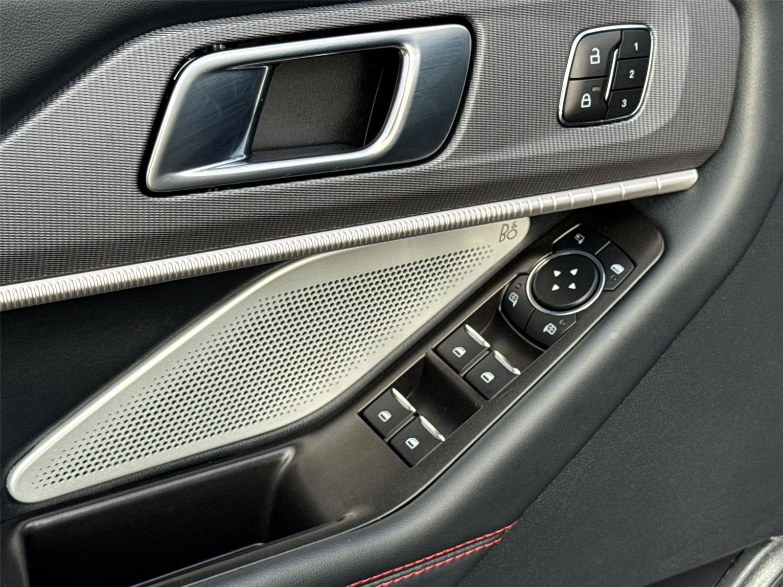 Certified 2025 Ford Explorer ST AWD/4WD image 30