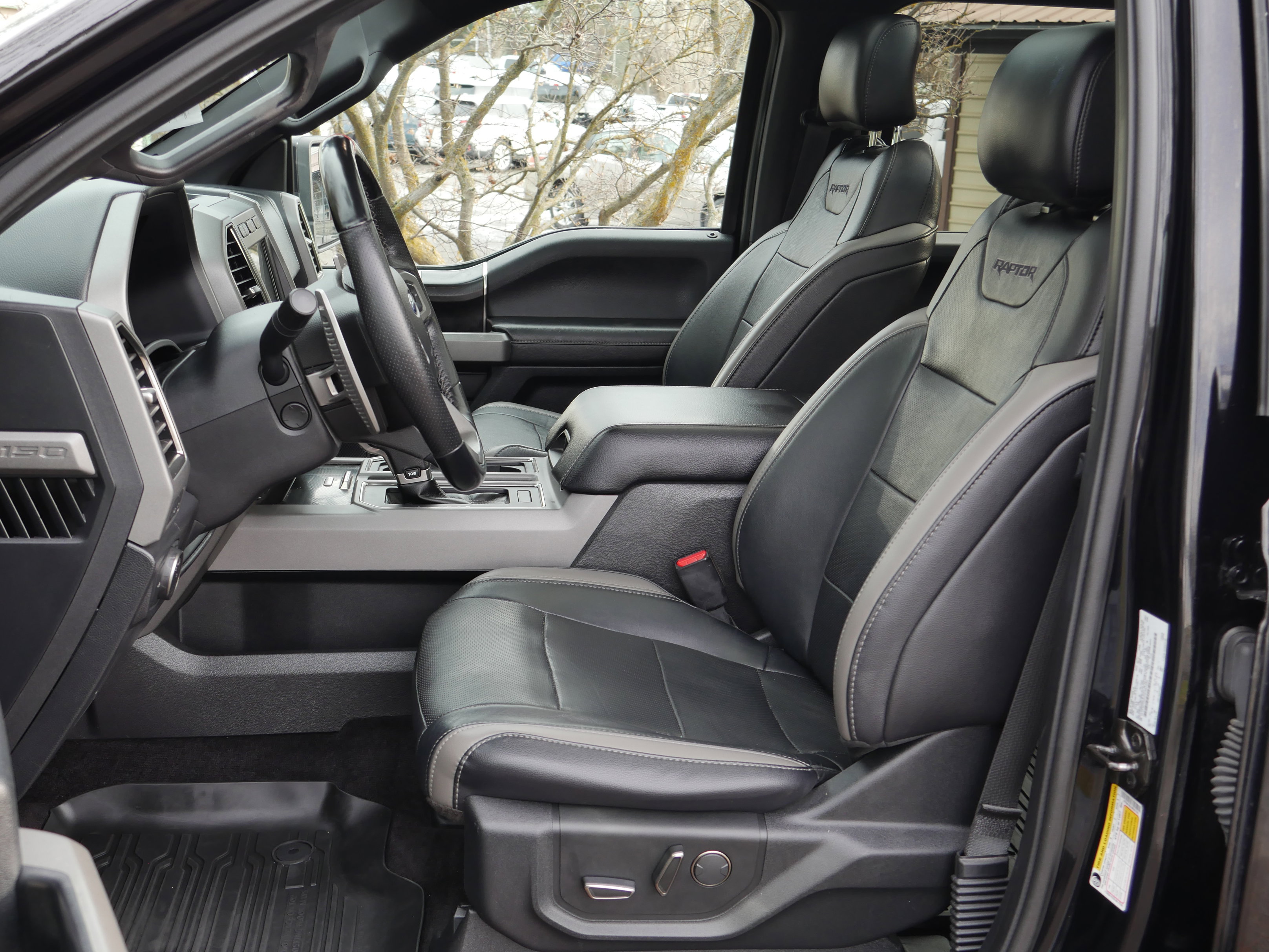 Certified 2017 Ford F150 Raptor w/ Equipment Group 802A Luxury image 3