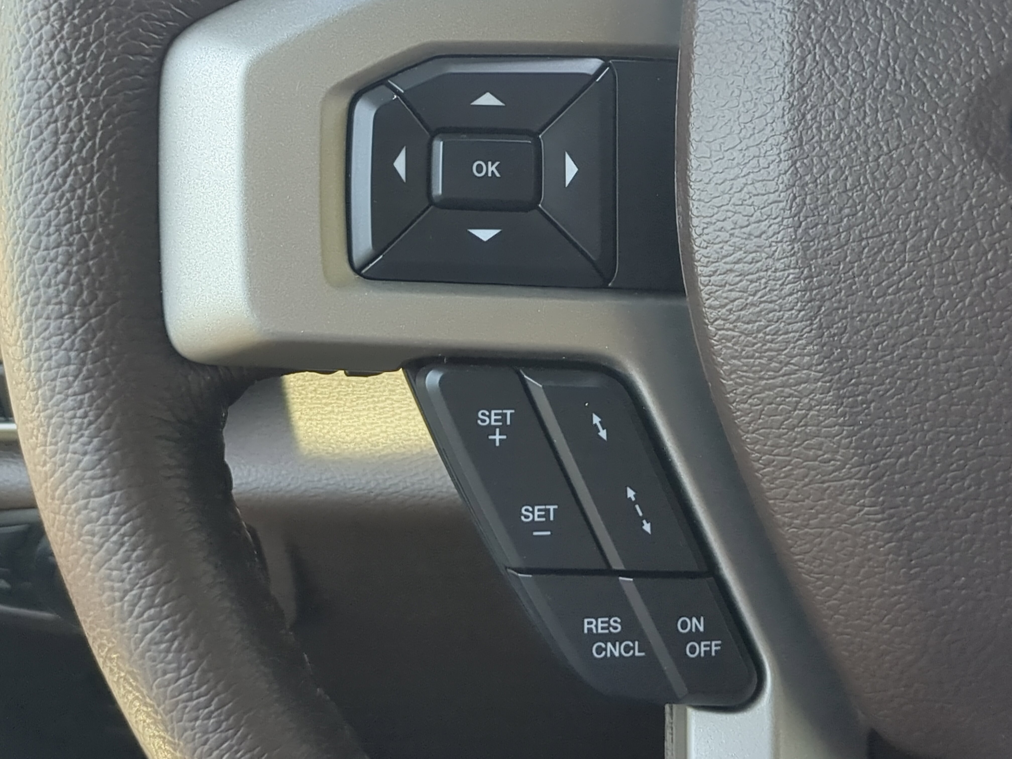 Certified 2022 Ford F350 King Ranch w/ King Ranch Ultimate Package AWD/4WD image 24