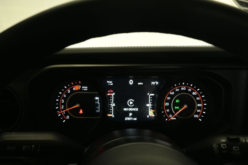 Used 2025 Jeep Wrangler Unlimited Rubicon w/ Convenience Group AWD/4WD image 25