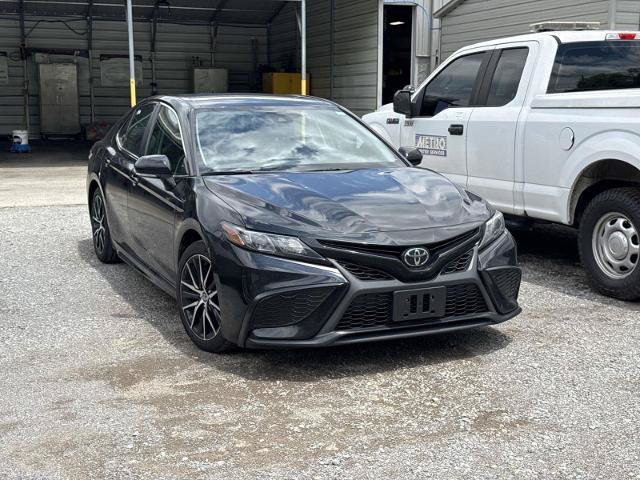 Used 2024 Toyota Camry SE FWD image 3