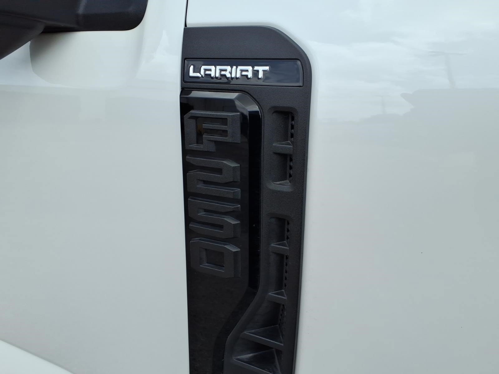 Certified 2025 Ford F250 Lariat w/ Lariat Ultimate Package AWD/4WD image 9