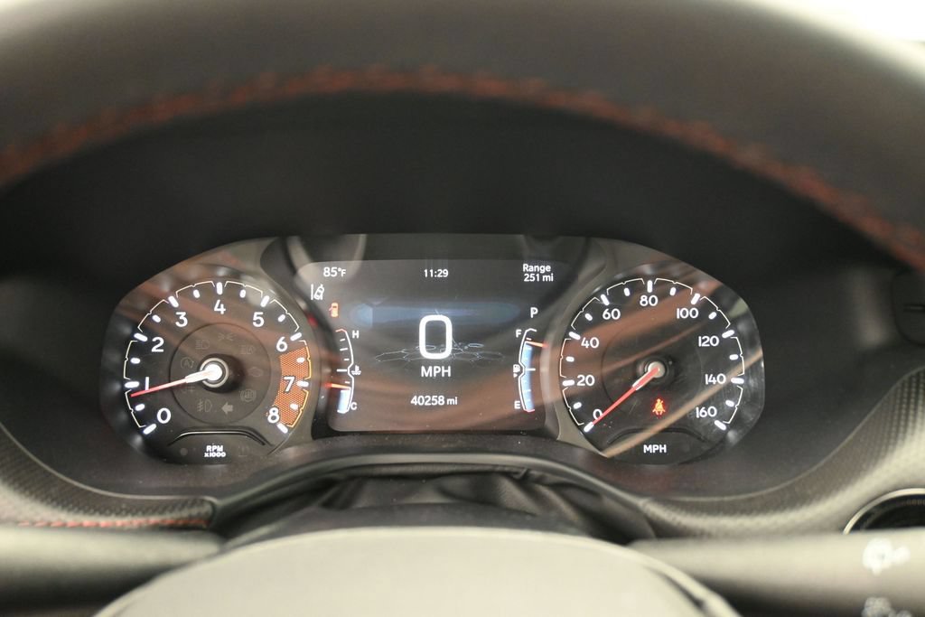 Used 2025 Jeep Compass Trailhawk AWD/4WD image 9