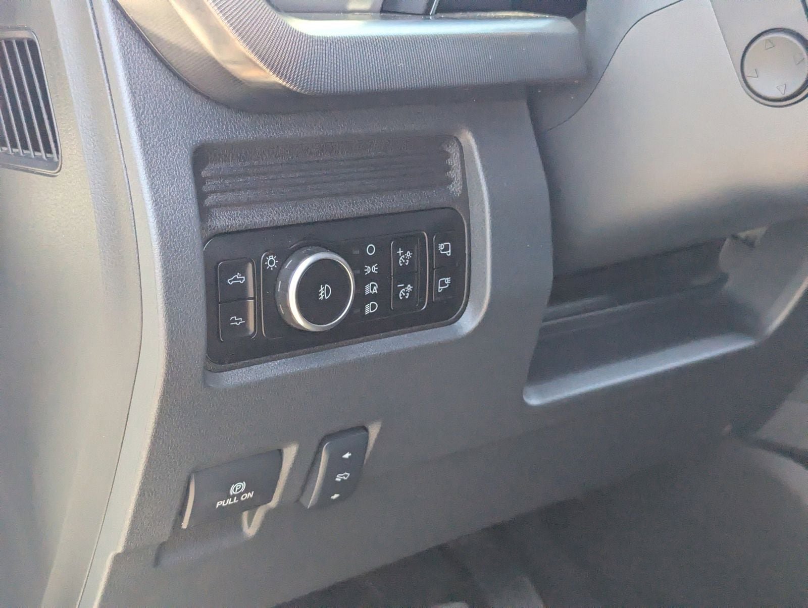 Certified 2025 Ford F450 Platinum AWD/4WD image 30
