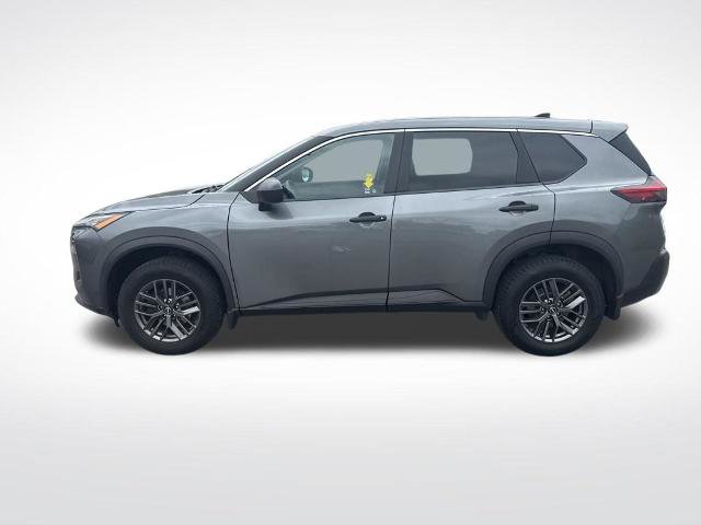 Used 2023 Nissan Rogue S AWD/4WD image 2