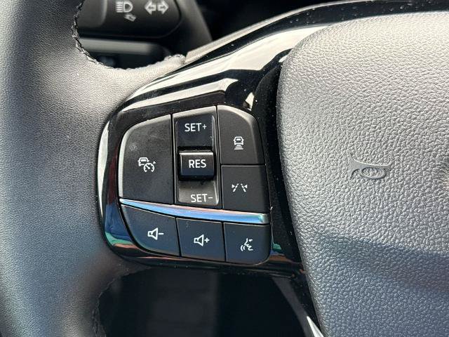 Certified 2025 Ford Escape Platinum AWD/4WD image 18