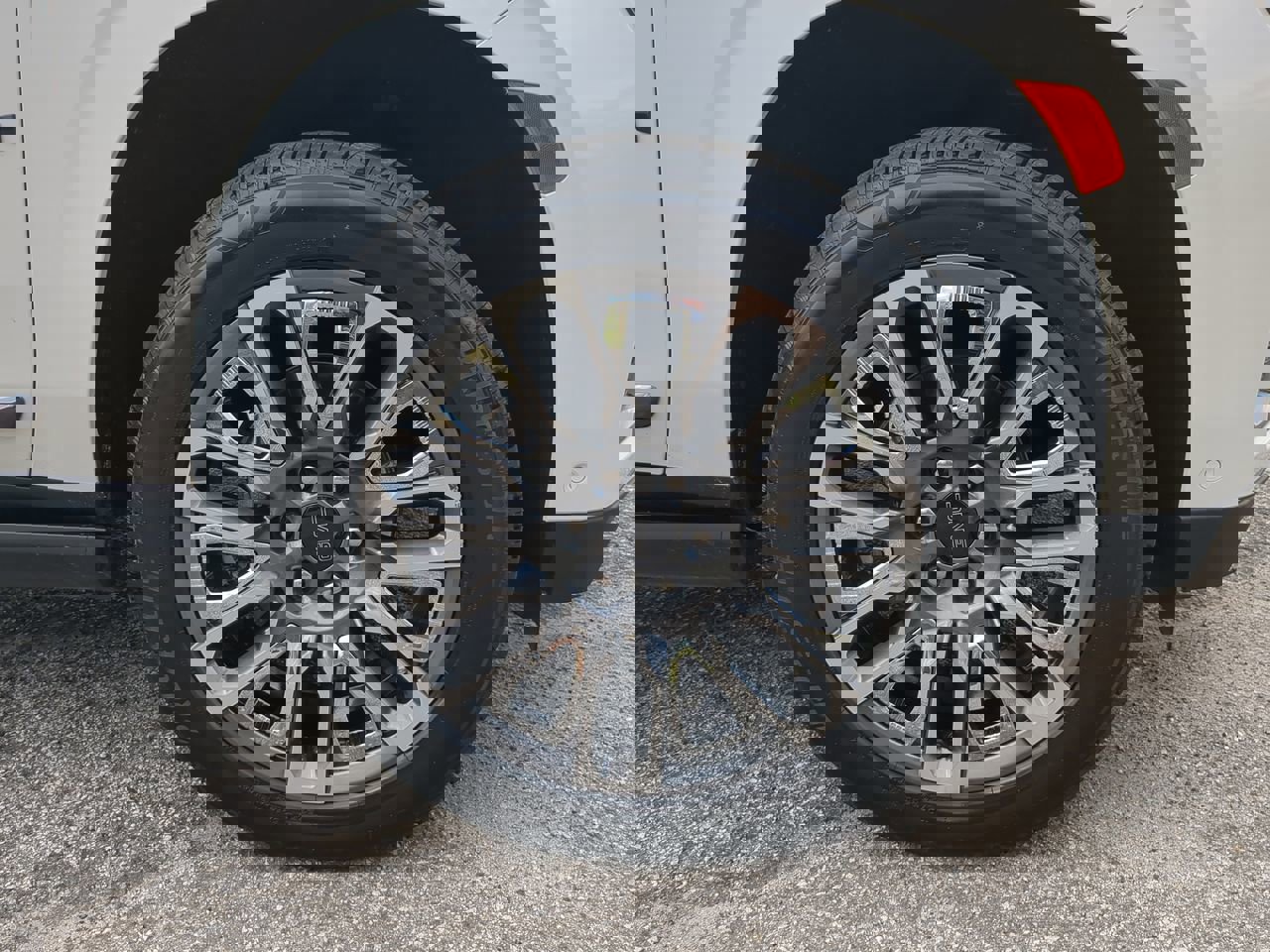 Used 2023 GMC Yukon Denali Ultimate image 9