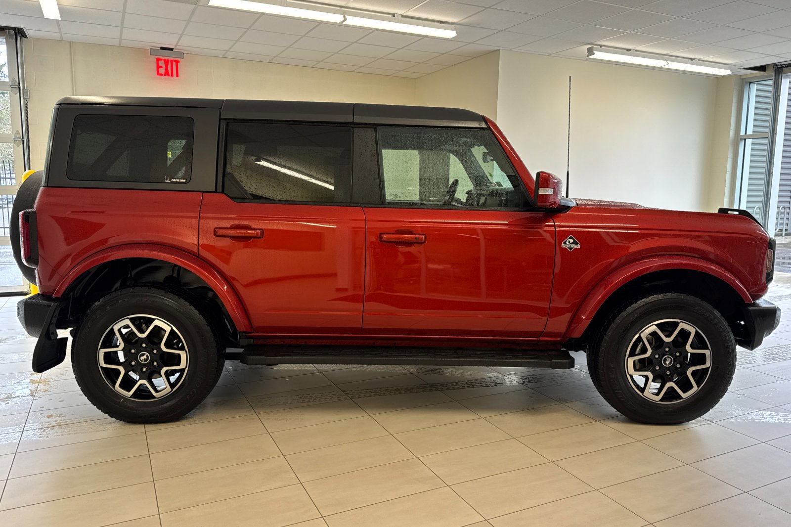 Certified 2022 Ford Bronco Outer Banks AWD/4WD image 3