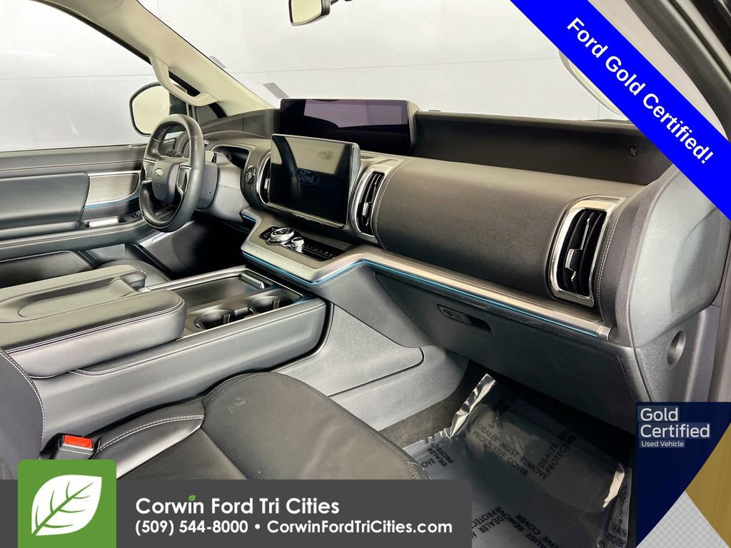 Certified 2025 Ford Expedition Max Platinum image 33