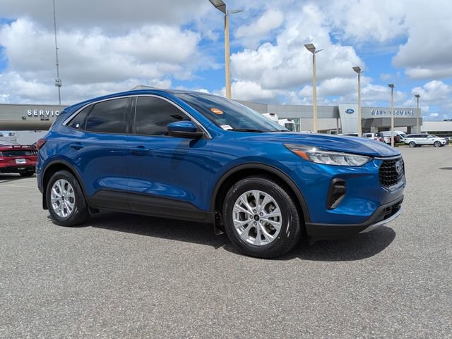 Certified 2023 Ford Escape Active w/ Tech Pack #2 FWD image 2