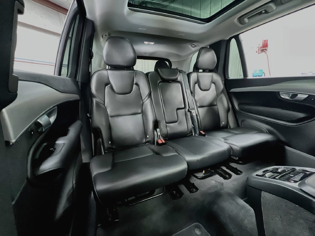 Used 2024 Volvo XC90 B5 Core AWD/4WD image 23