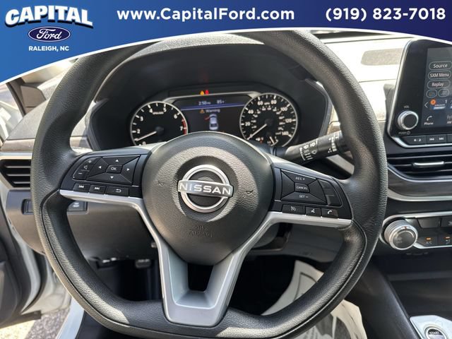 Used 2025 Nissan Altima 2.5 SV FWD image 24