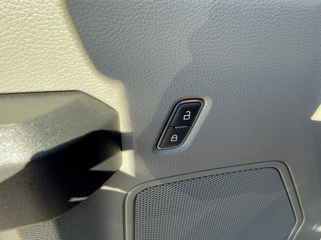 Certified 2018 Ford F250 XL w/ STX Appearance Package image 11