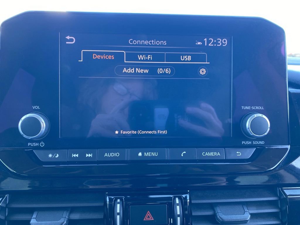 Used 2025 Nissan Pathfinder SV image 38