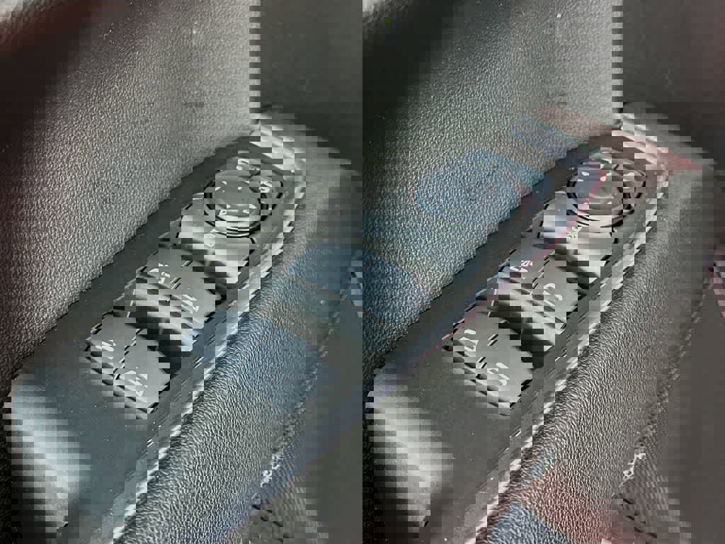 Used 2025 Chevrolet Silverado 1500 LT image 28